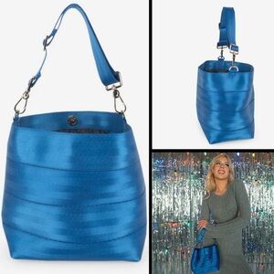 Harvey’s Seatbelt Small Hobo Bag / sapphire / SOLD OUT / NEW / sealed package